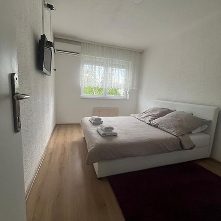 Pavlovic Apartman Belgrado Buitenkant foto